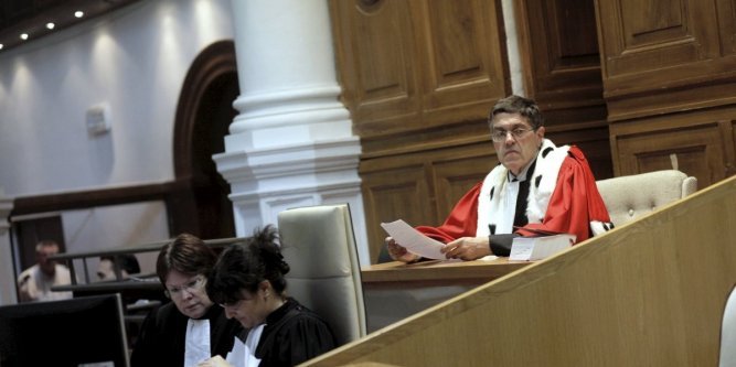 N&icirc;mes : l'ex-avocat g&eacute;n&eacute;ral sanctionn&eacute; pour tentative de vol
