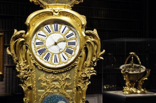 Un magistrat vole une pendule &agrave; la cour d'assises pendant le proc&egrave;s Carlos